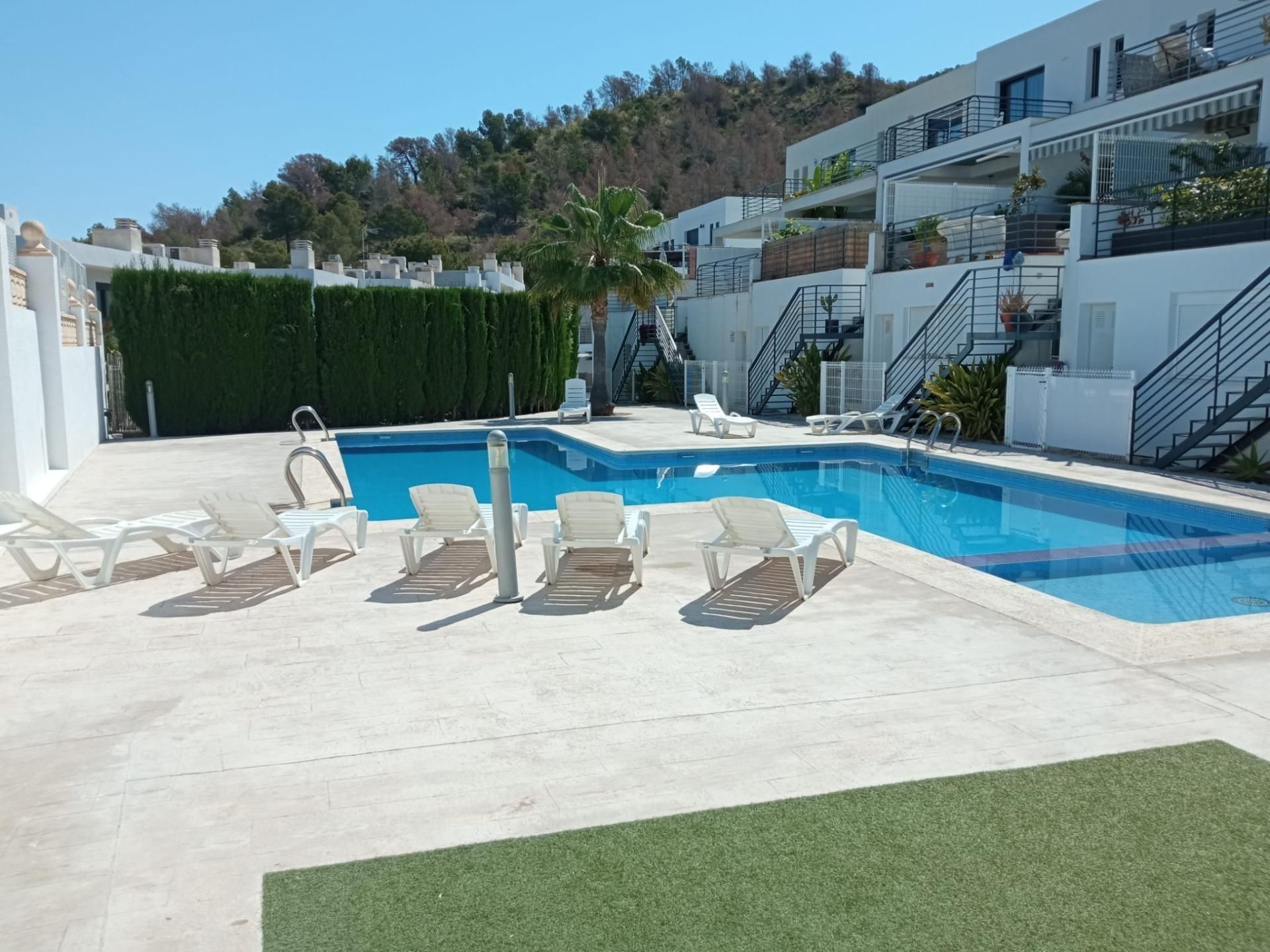 Swimming pool of Single-family semi-detached for sale in L'Alfàs del Pi  with Air Conditioner, Heating and Private garden