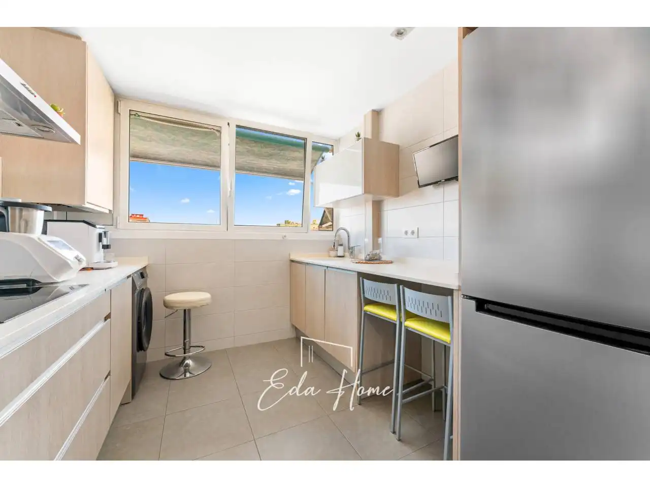 Kitchen of Flat for sale in Cornellà de Llobregat  with Air Conditioner, Heating and Parquet flooring