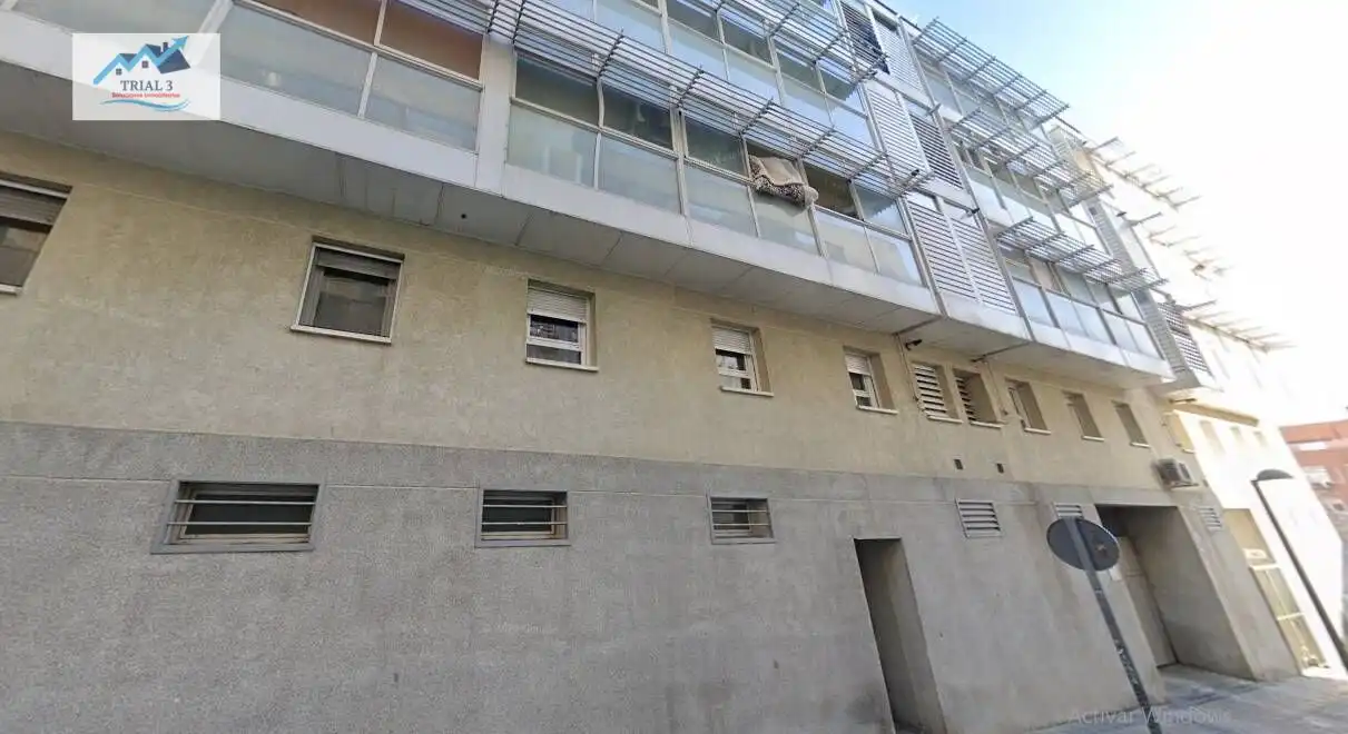 Vista exterior de Local en venda en Madrid