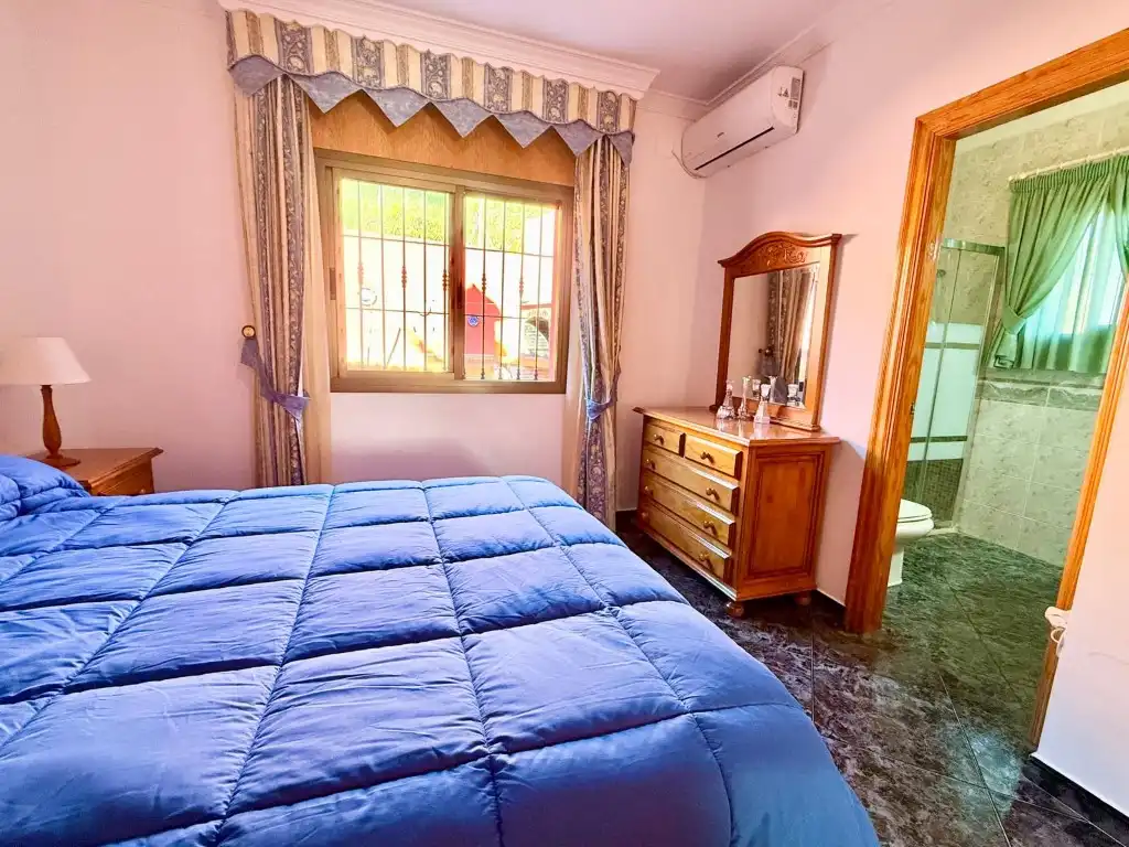 Dormitori de Casa o xalet en venda en Vélez-Málaga amb Aire condicionat i Terrassa