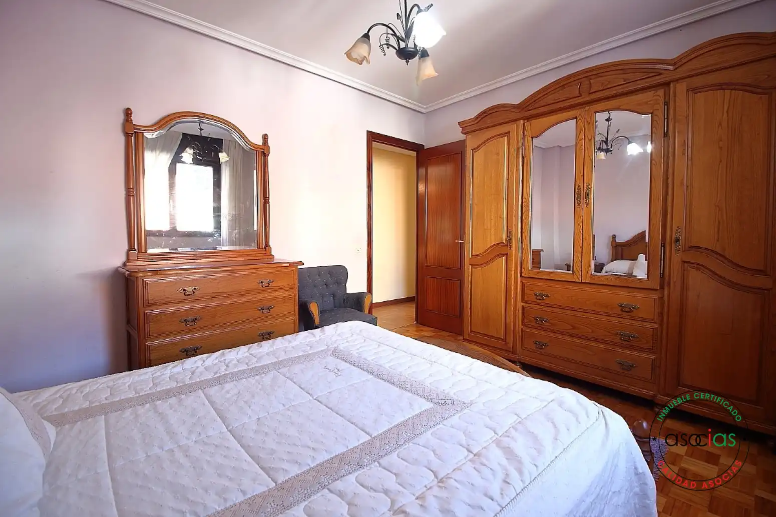 Habitación de Piso en venta en Gijón  con Calefacción, Parquet y Terraza