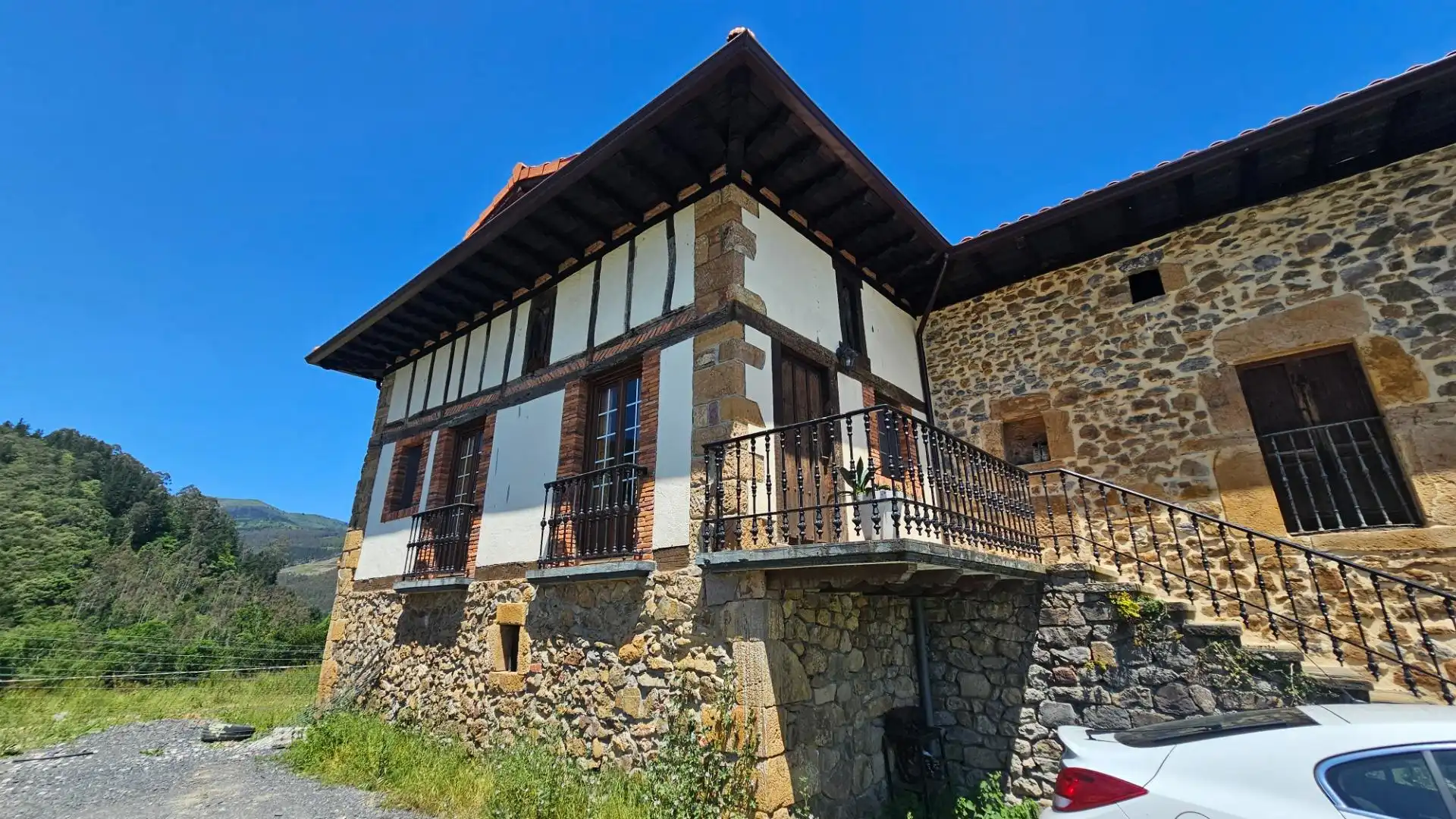 Vista exterior de Casa o chalet en venta en Sopuerta con Jardín privado, Trastero y Balcón