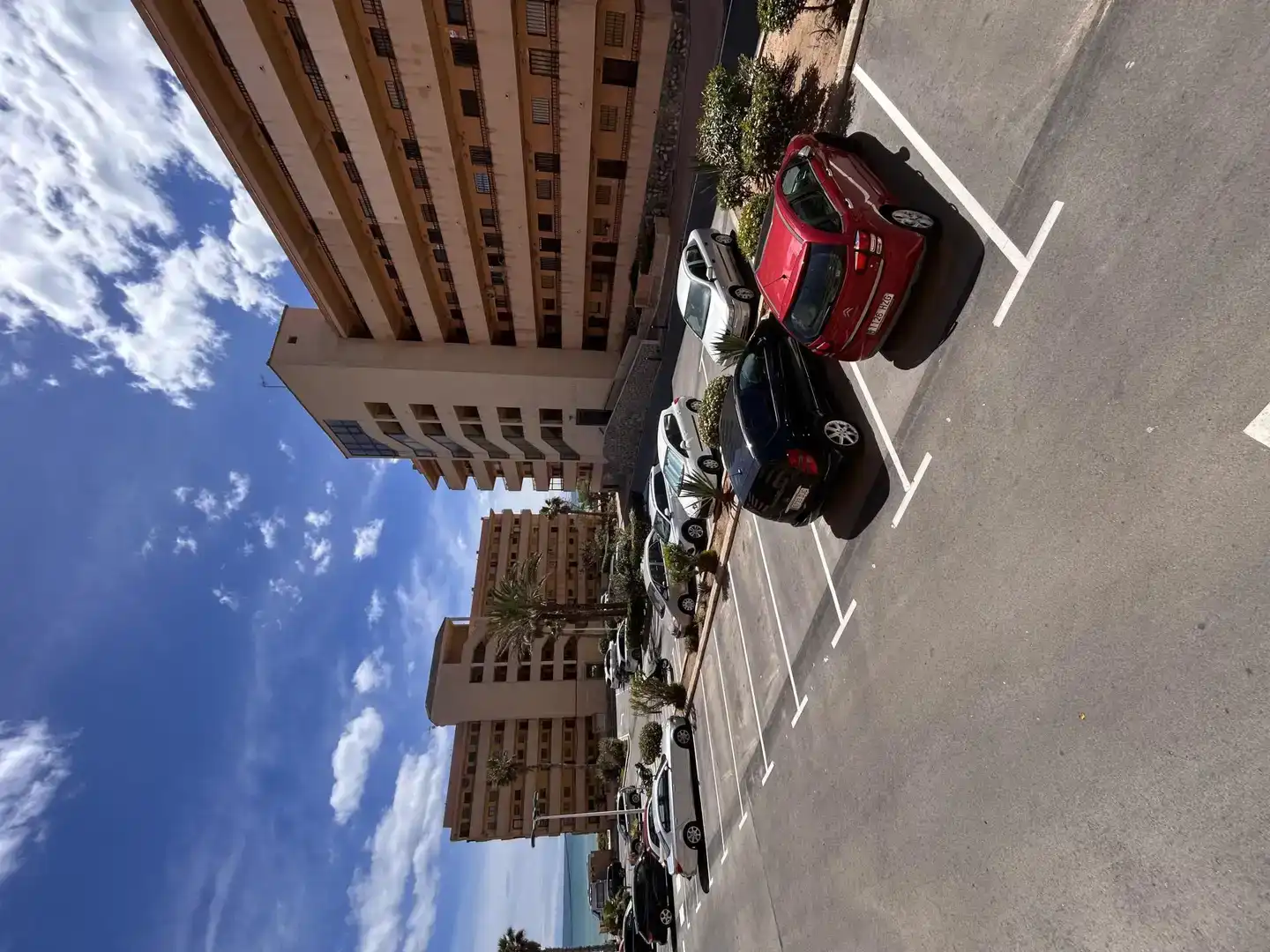 Parkplatz von Wohnung zur Miete in Torrevieja mit Klimaanlage und Balkon