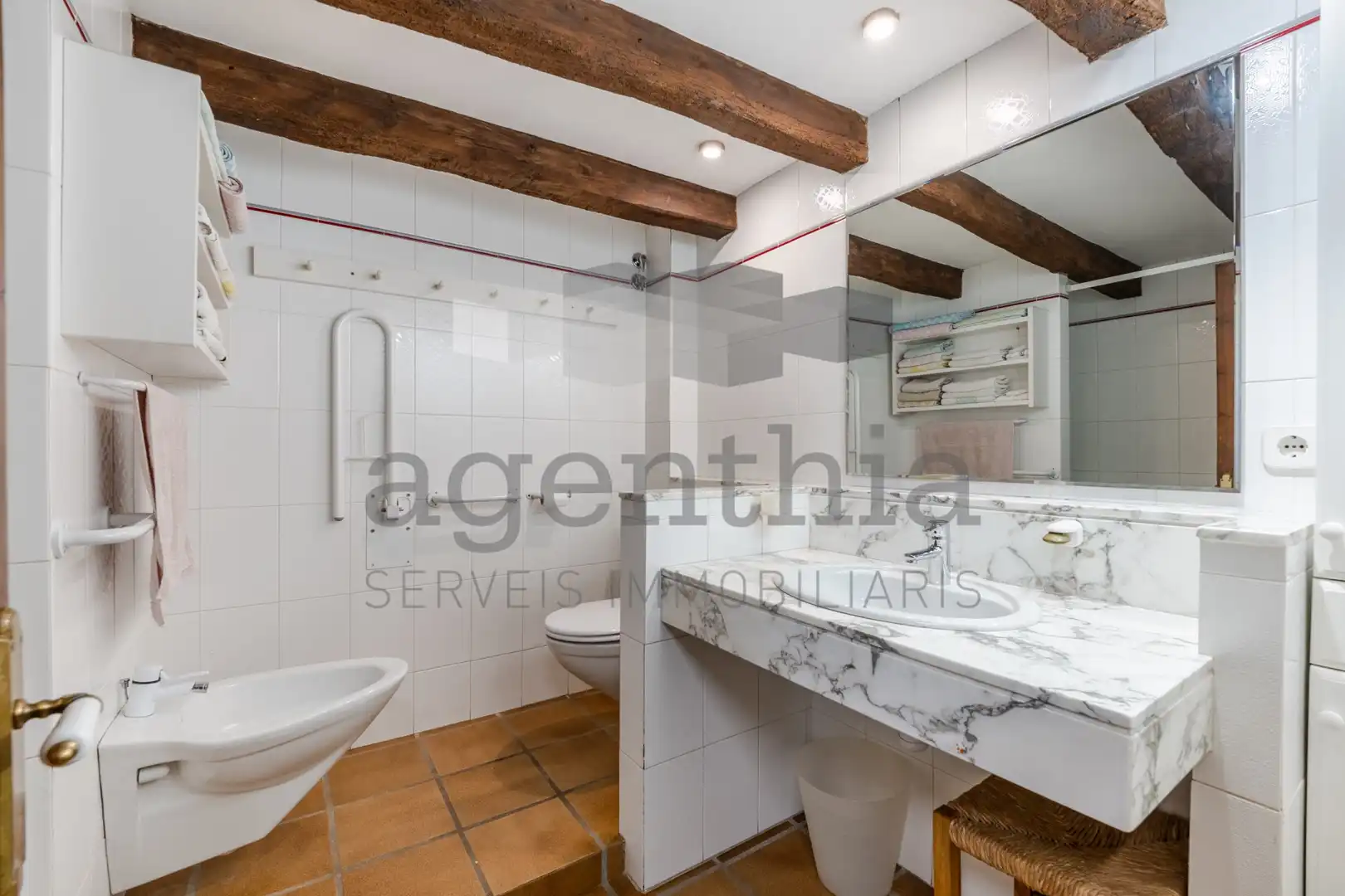 Baño de Finca rústica en venta en Vilablareix con Calefacción, Trastero y Balcón