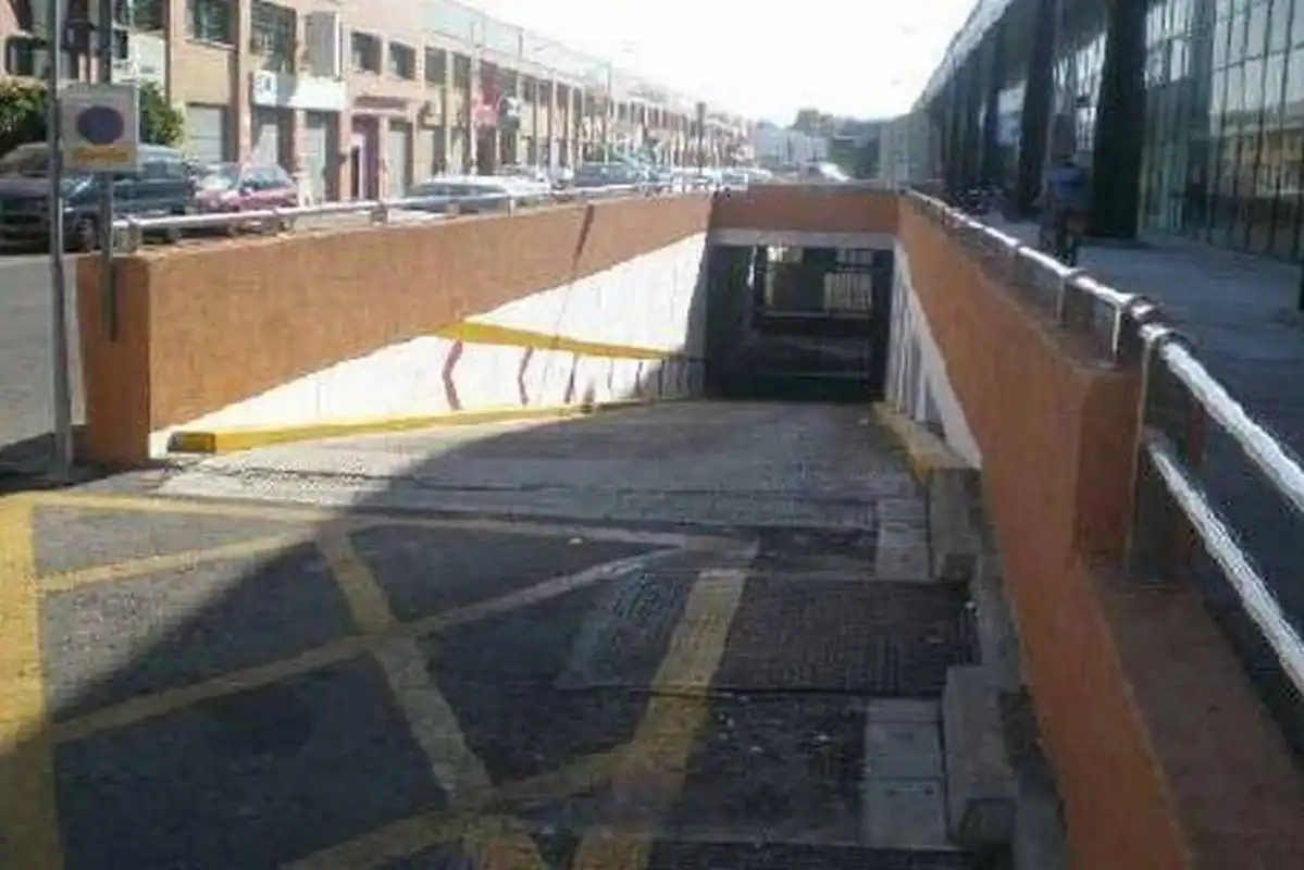 Parkplatz zur Miete in Calle Cromo 26, imagen 6