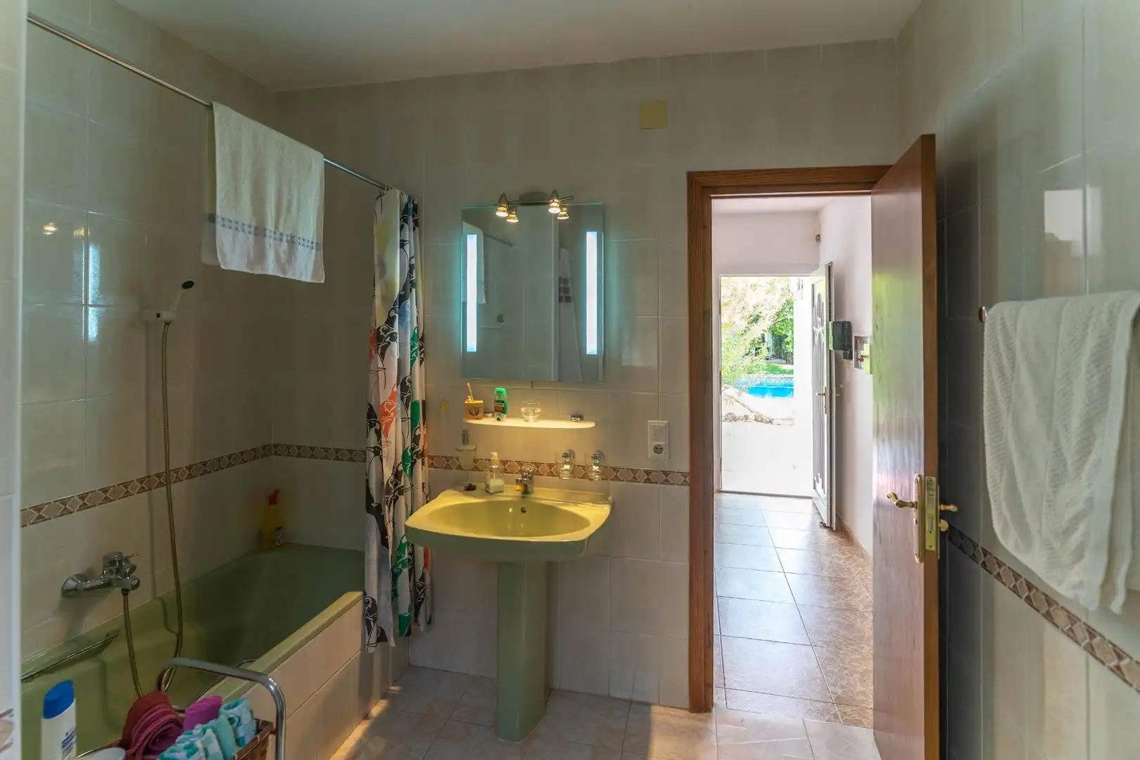 Badezimmer von Haus oder Chalet zum Verkauf in Alhaurín El Grande mit Klimaanlage, Privatgarten und Terrasse