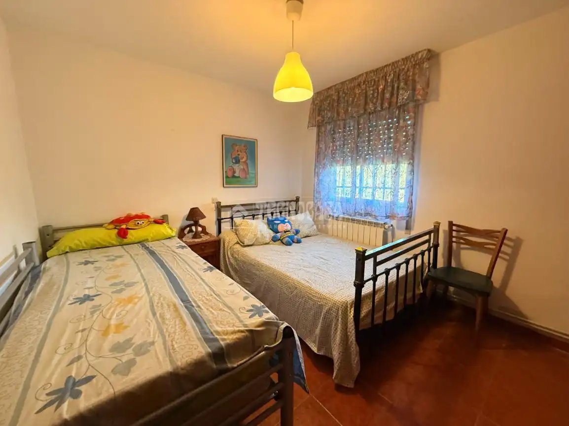 Habitación de Casa o chalet en venta en Serracines con Calefacción, Jardín privado y Terraza