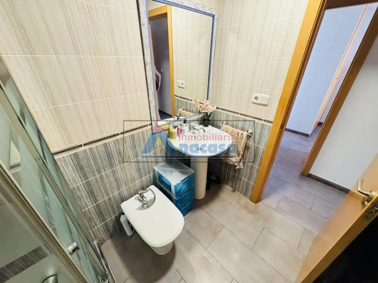 Bathroom of Flat for sale in Oliva  with Air Conditioner, Terrace and Furnished