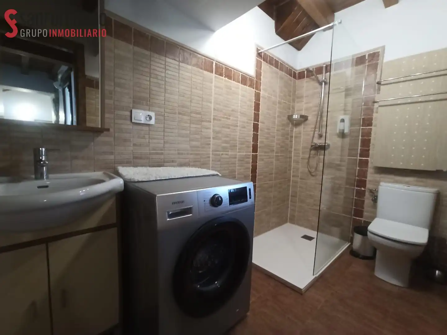 Baño de Piso de alquiler en Santillana del Mar con Calefacción, Jardín privado y Terraza