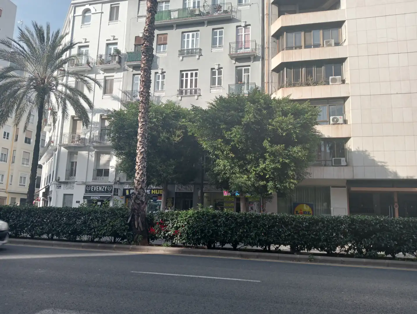 Vista exterior de Piso en venta en Valencia con Aire acondicionado, Amueblado y Horno