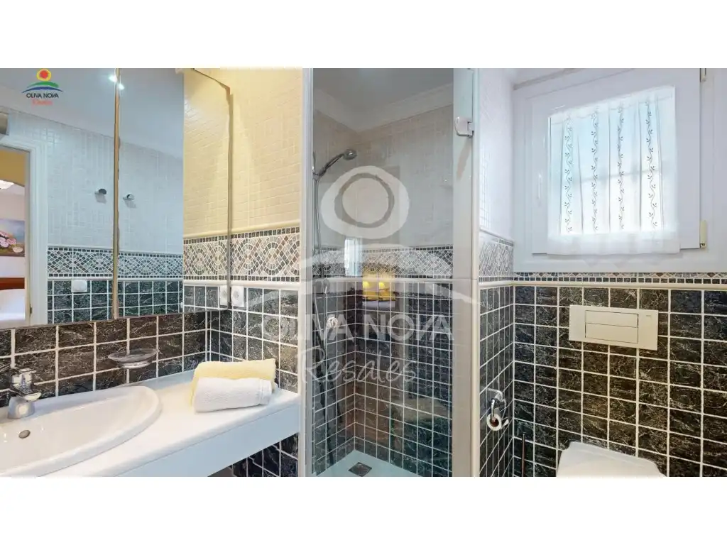 Baño de Casa o chalet en venta en Oliva con Jardín privado