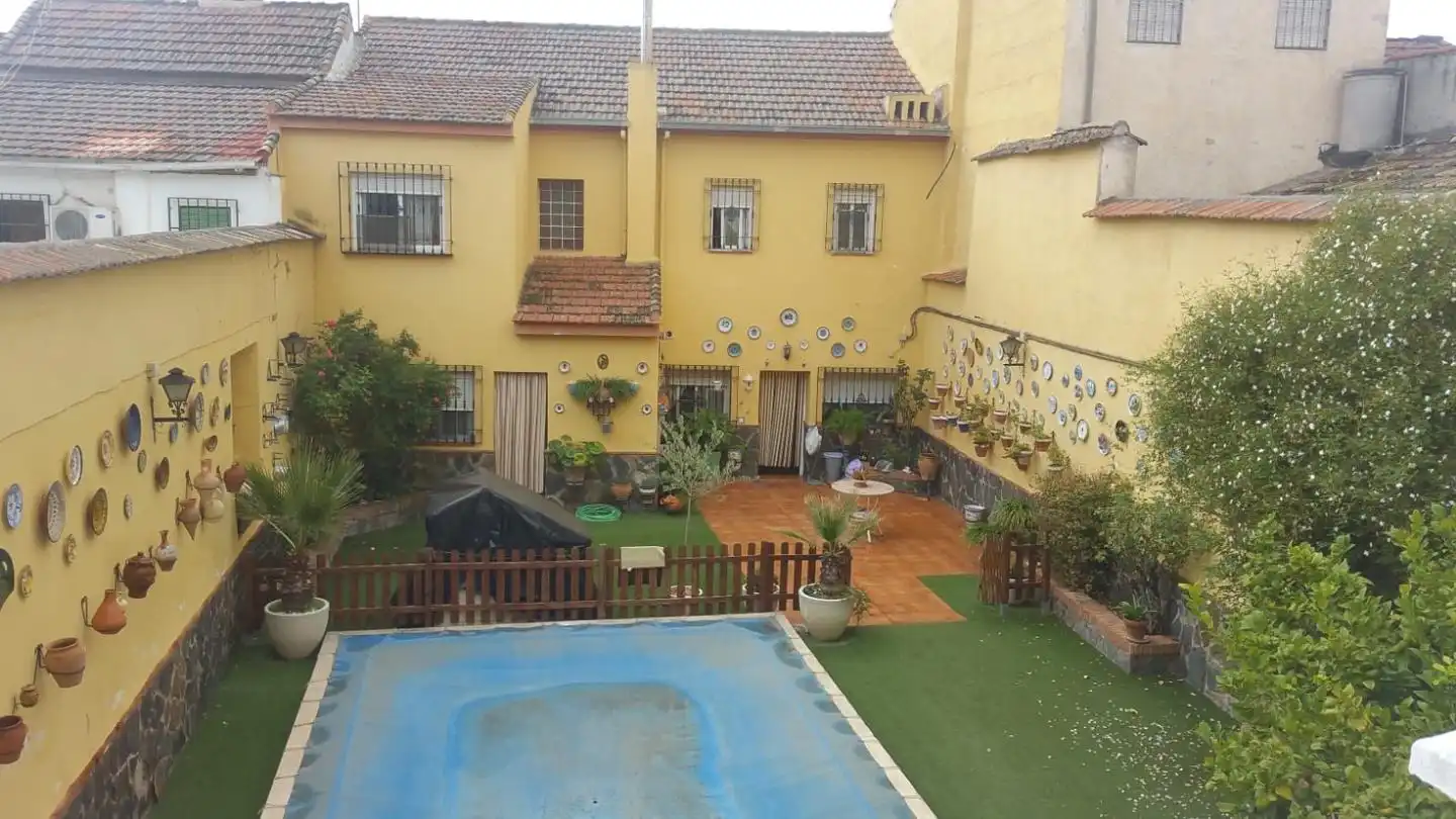 Jardín de Planta baja en venta en Pinos Puente con Piscina comunitaria