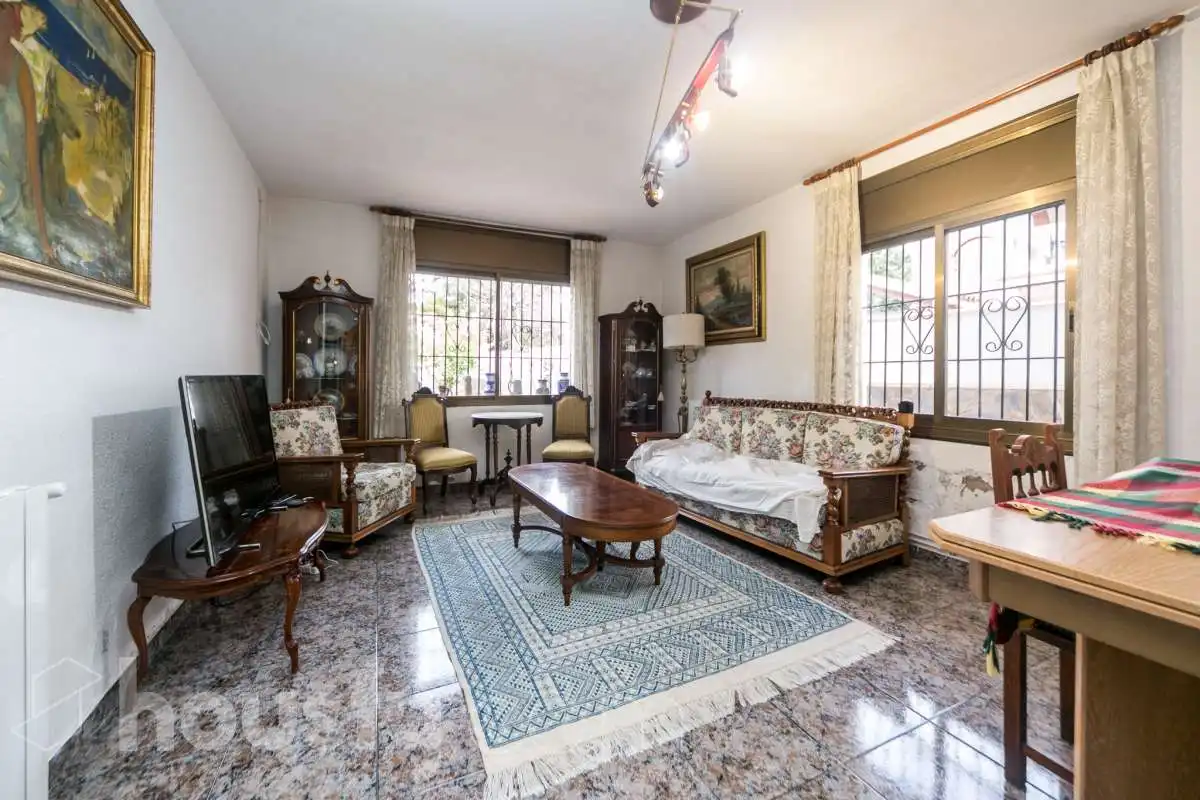 Houses for sale in Carrer de L'Estaca, Fondo Somella