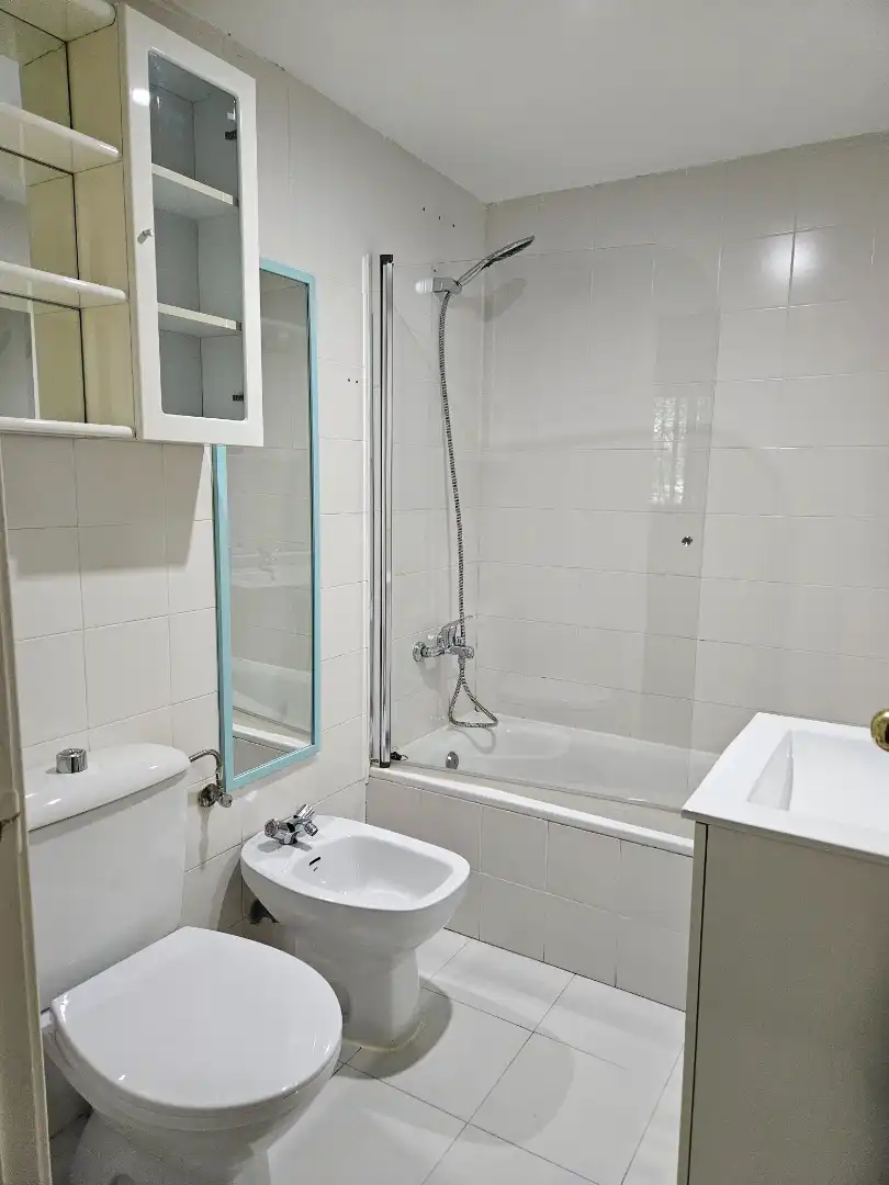 Baño de Piso en venta en San Lorenzo de El Escorial con Calefacción, Terraza y Amueblado