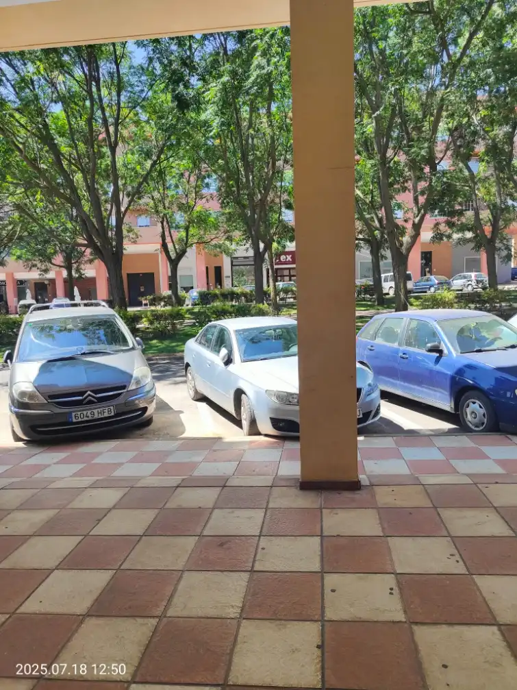 Local comercial en alquiler en Calle Miguel de Unamuno 6, imagen 4