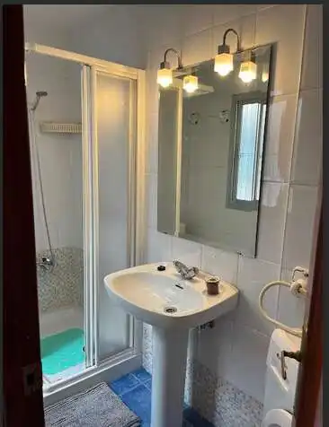 Baño de Piso para compartir en Sevilla