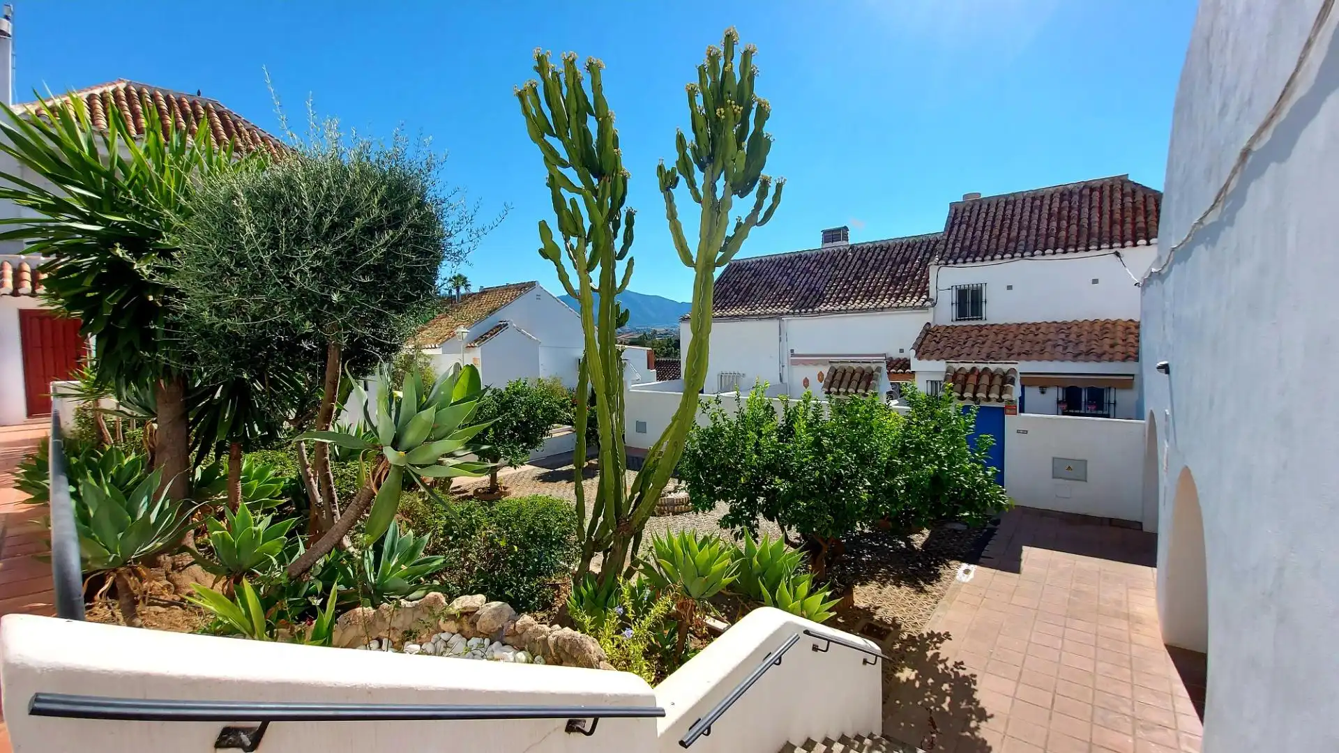 Jardí de Casa adosada en venda en Mijas amb Aire condicionat, Terrassa i Traster