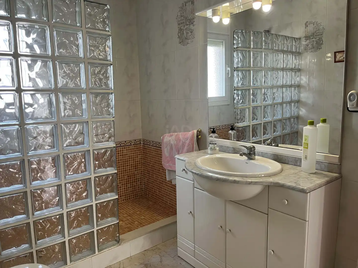 Bathroom of Houses for sale in El Vendrell  with Air Conditioner, Heating and Terrace