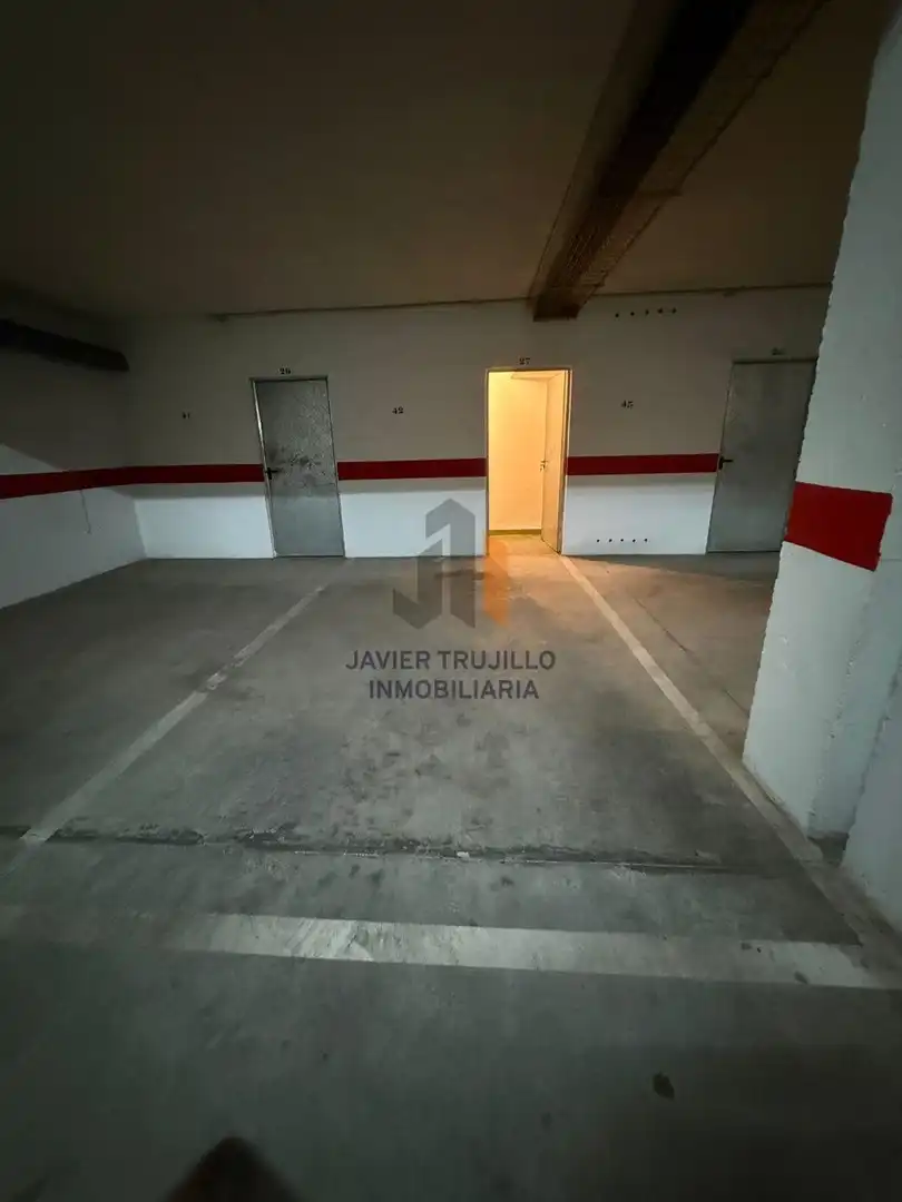Aparcament de Apartament en venda en Torrox amb Piscina i Moblat