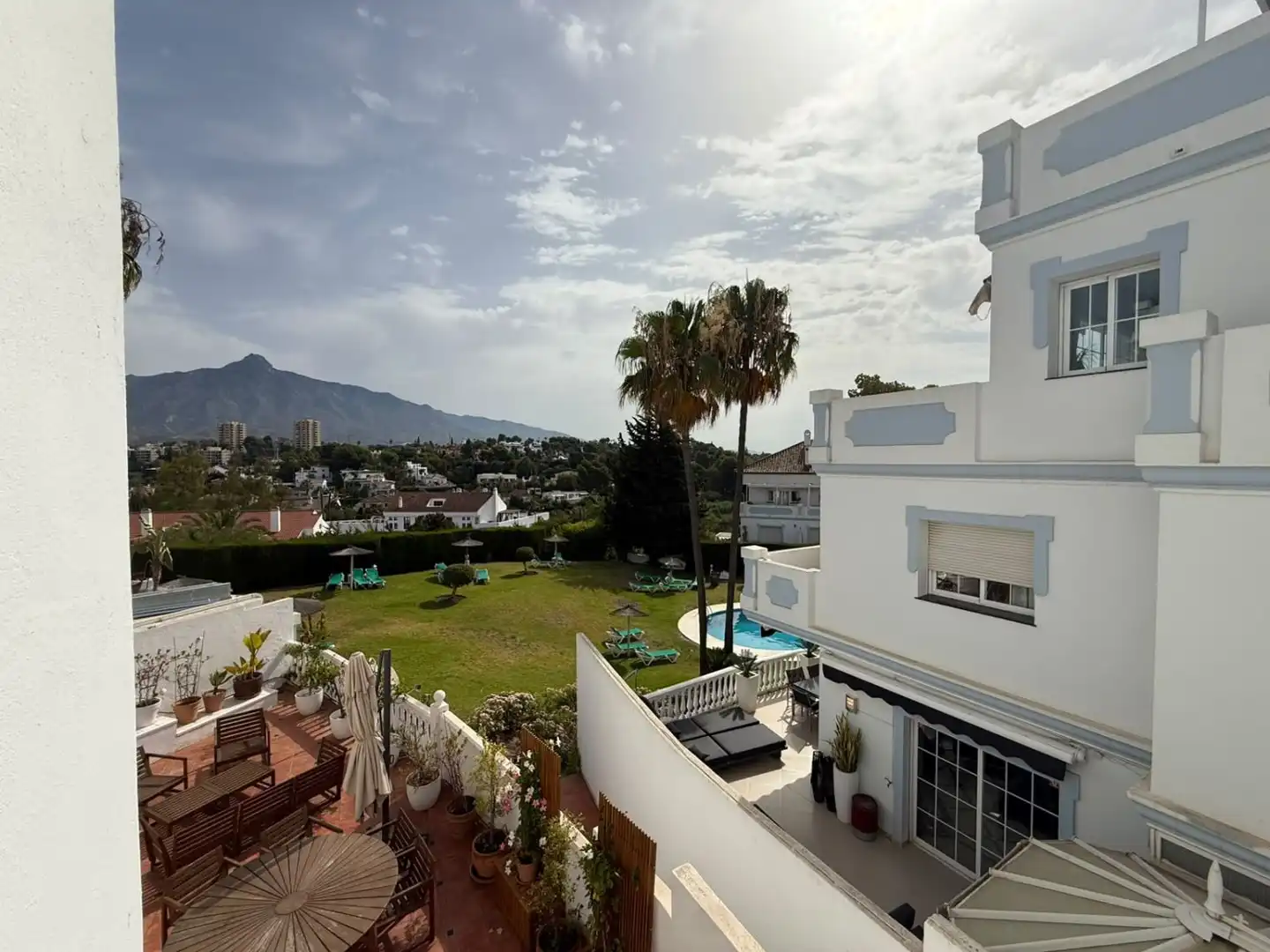 Jardín de Dúplex en venta en Marbella con Calefacción, Terraza y Piscina comunitaria