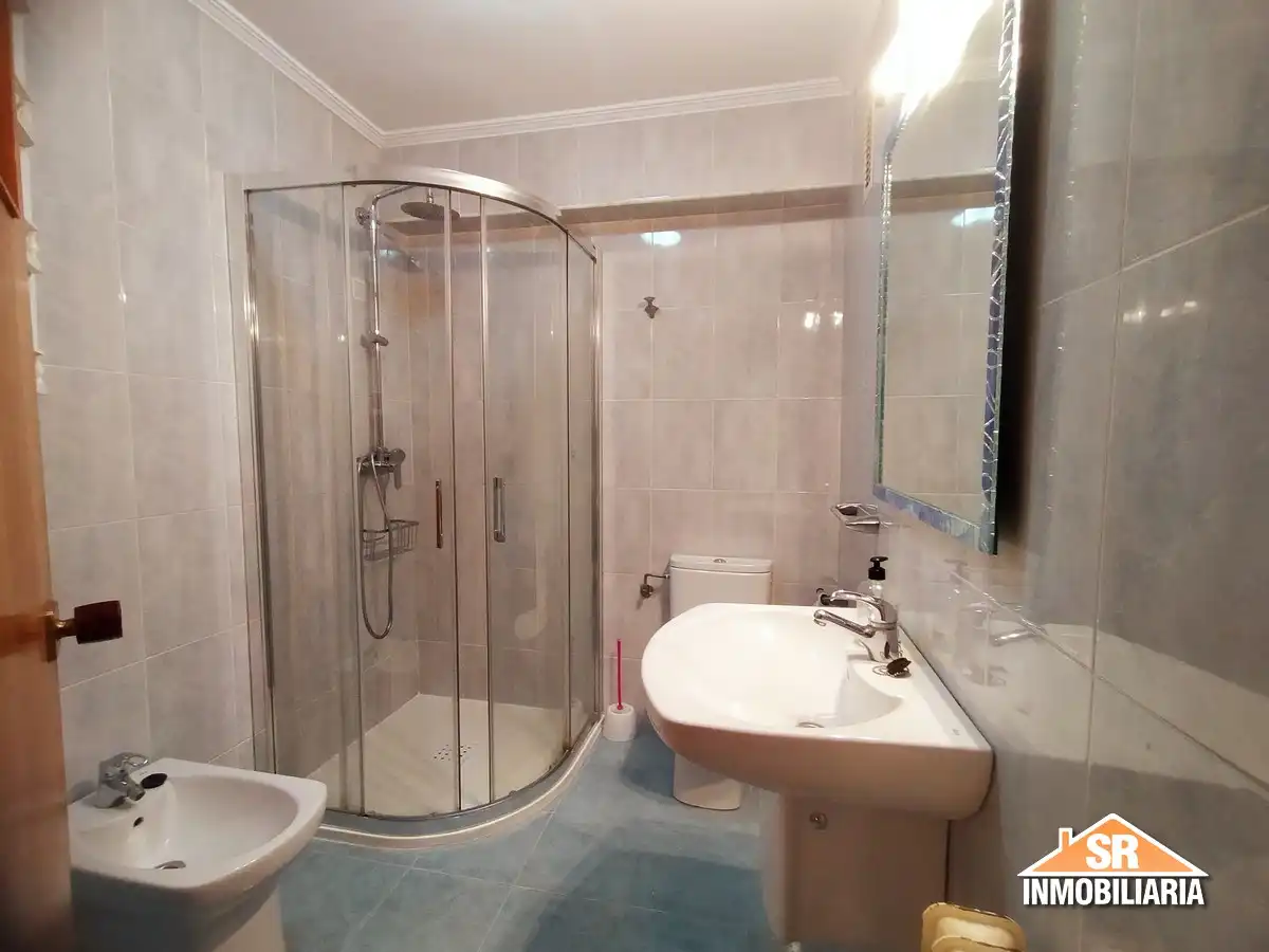 Bathroom of Flat for rent in A Coruña Capital   with Heating, Parquet flooring and Furnished