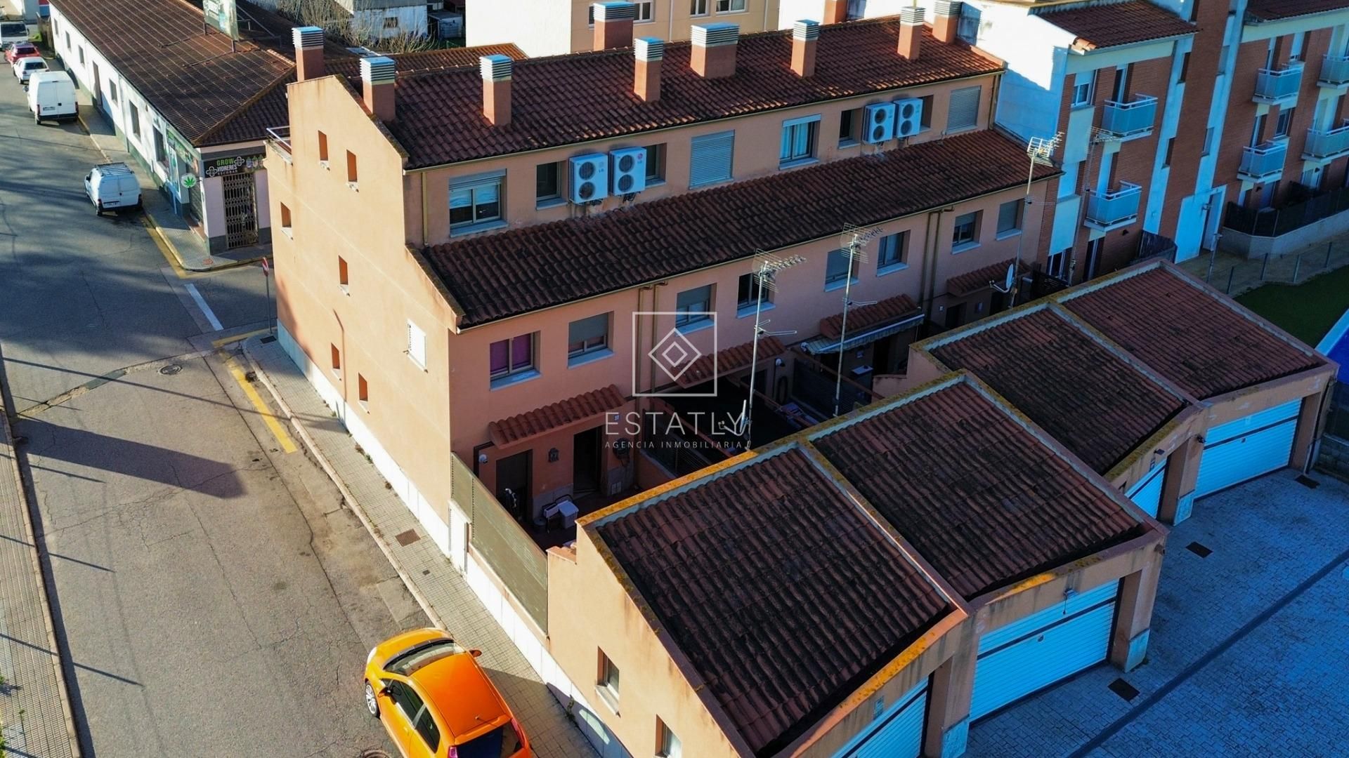 Vista exterior de Casa adosada en venta en Vidreres con Aire acondicionado, Calefacción y Terraza