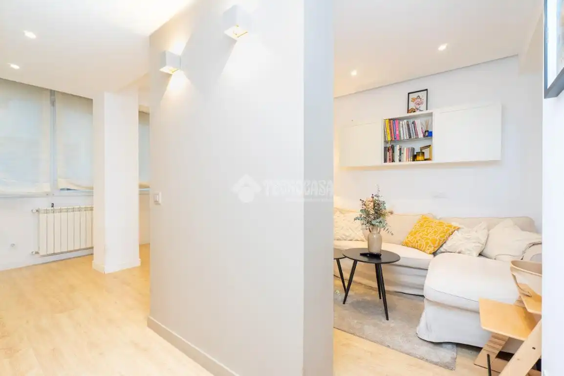 Flat for sale in Av. Donostiarra, imagen 2