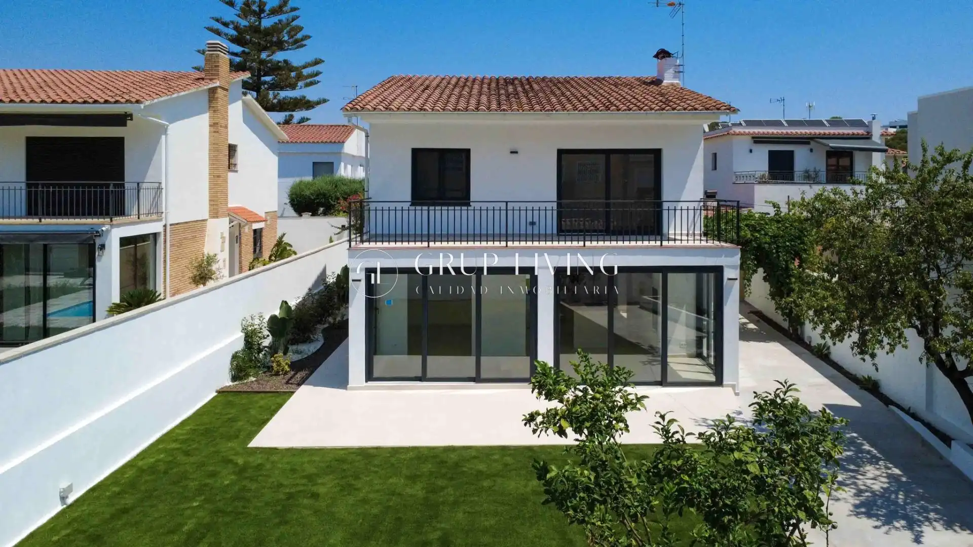 Vista exterior de Casa o chalet en venta en Sant Pere de Ribes con Calefacción