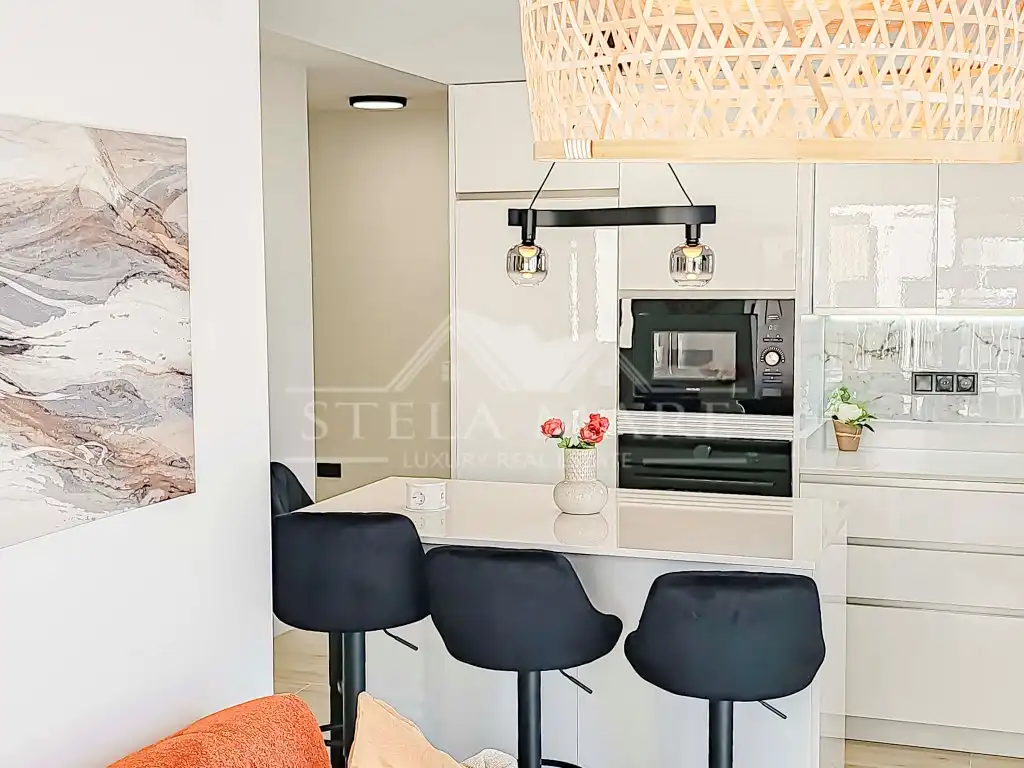 Cuina de Apartament en venda en Nerja amb Aire condicionat, Terrassa i Moblat