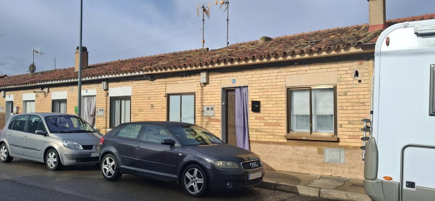 Exterior view of House or chalet for sale in Murchante  with Heating and Furnished