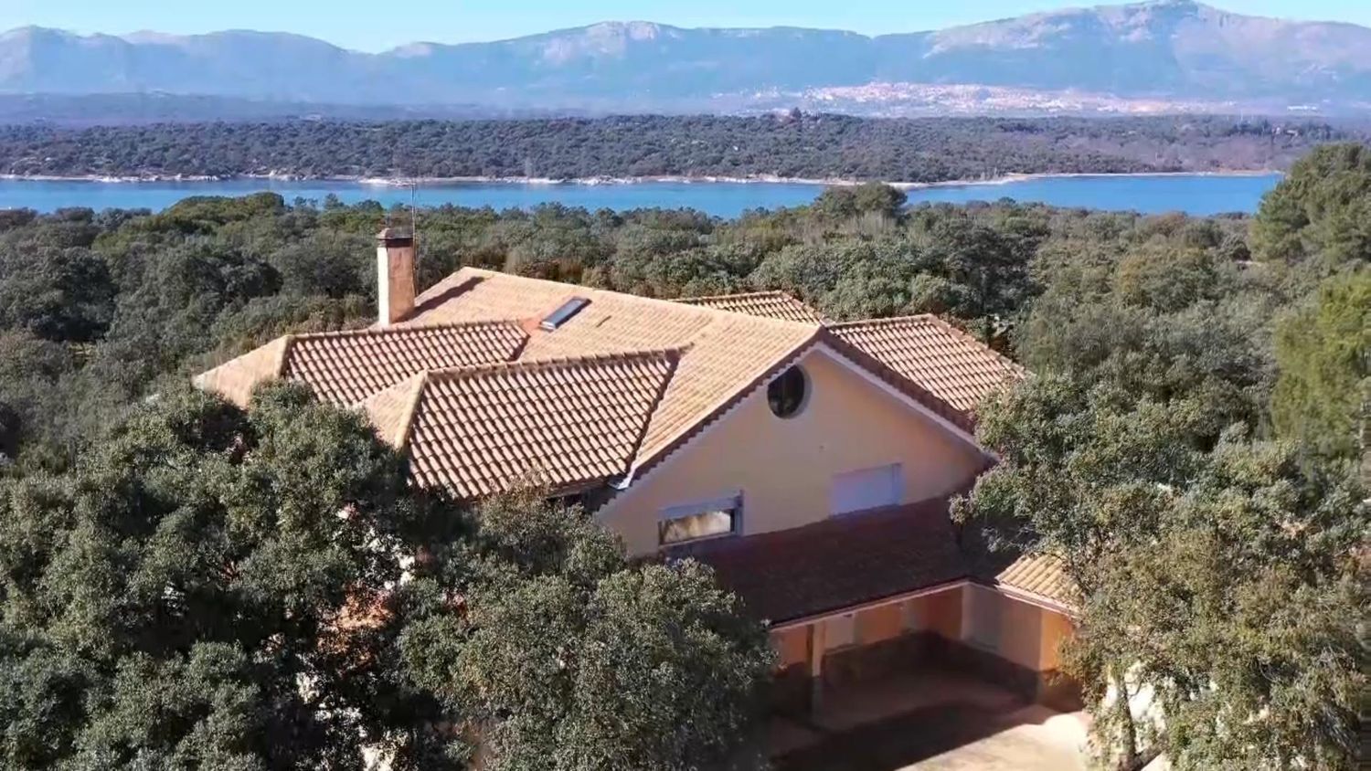 Vista exterior de Finca rústica en venda en Colmenarejo amb Calefacció, Jardí privat i Traster