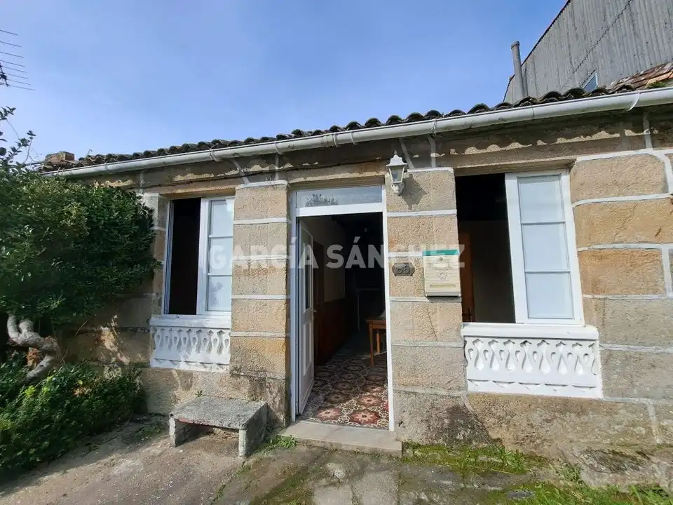 Vista exterior de Casa o chalet en venta en Rianxo