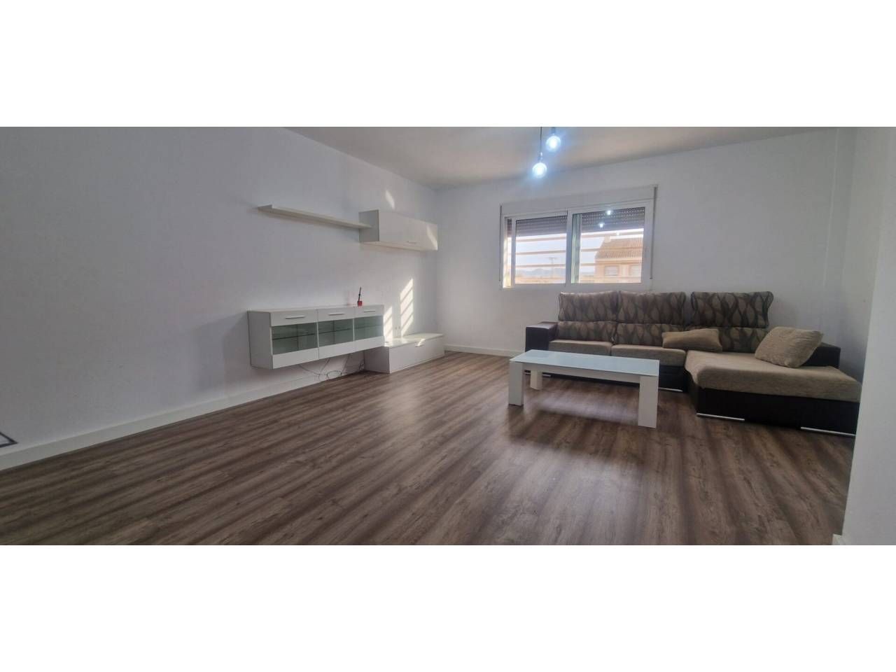 Living room of Flat to rent in La Unión  with Air Conditioner, Heating and Storage room