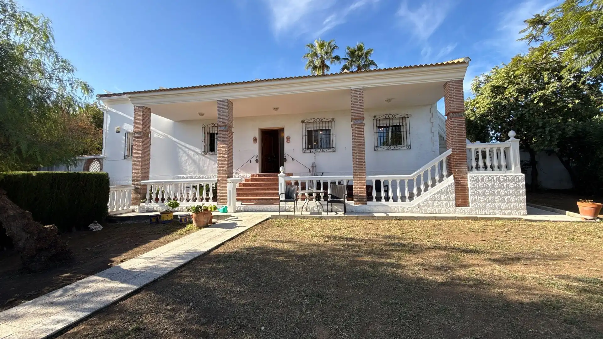 Vista exterior de Finca rústica en venda en Alhaurín de la Torre amb Aire condicionat, Traster i Piscina