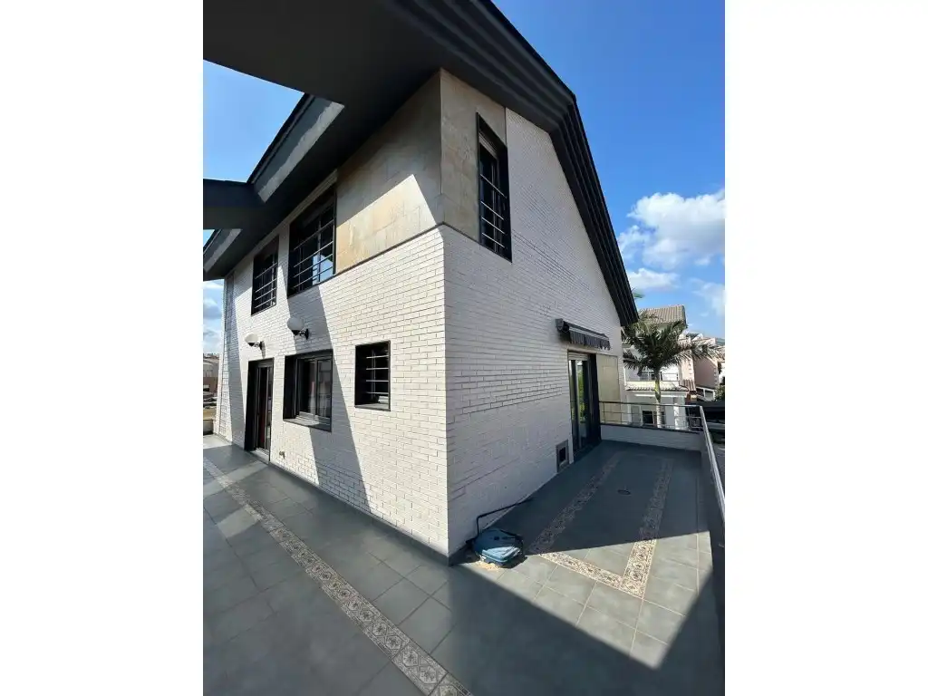 Vista exterior de Casa o xalet en venda en Gandia amb Aire condicionat, Jardí privat i Terrassa
