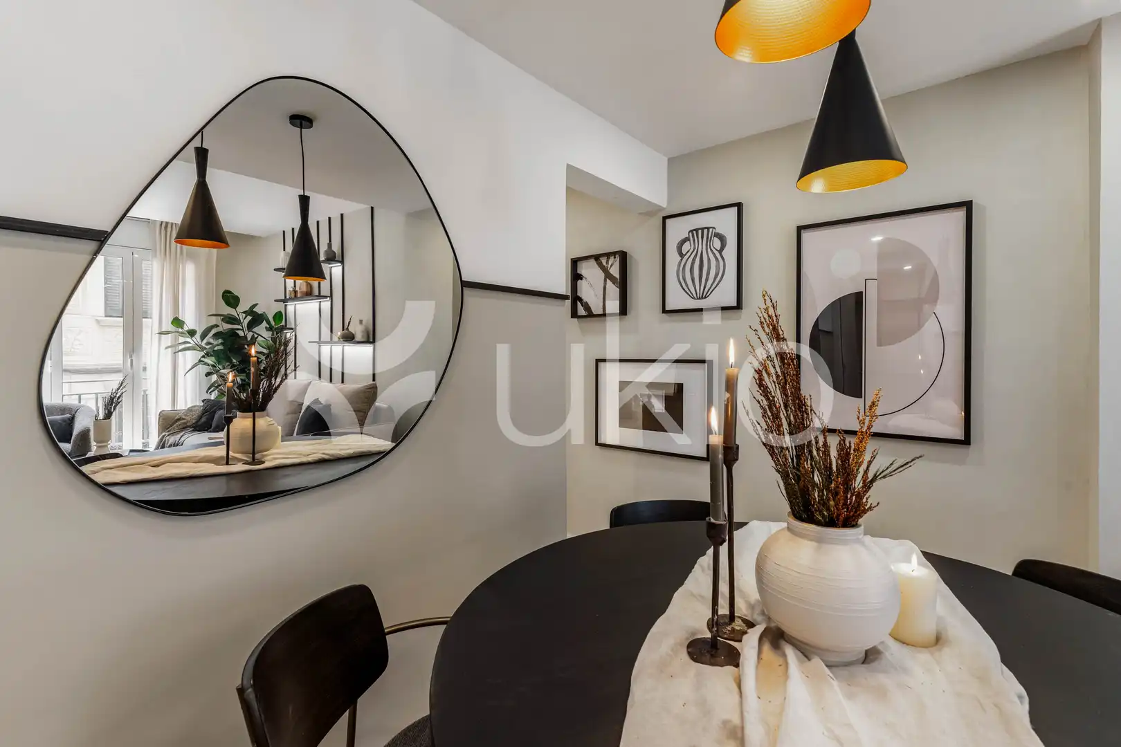 Menjador de Apartament de lloguer en Barcelona amb Aire condicionat, Calefacció i Moblat