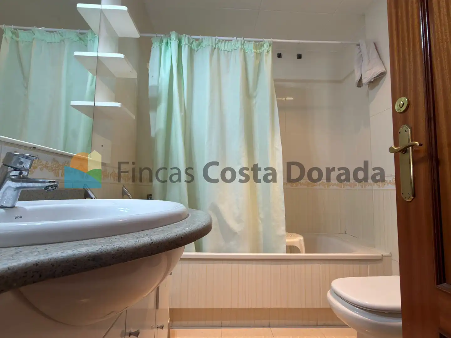 Baño de Planta baja en venta en Cubelles con Aire acondicionado, Calefacción y Jardín privado