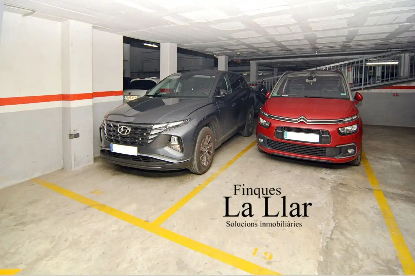 Garaje en venta en PERE SALA, La Roureda