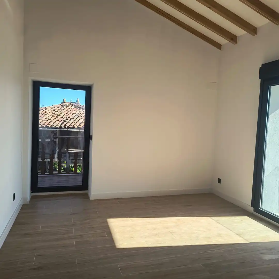 Dormitori de Casa o xalet en venda en Oviedo  amb Aire condicionat, Calefacció i Jardí privat