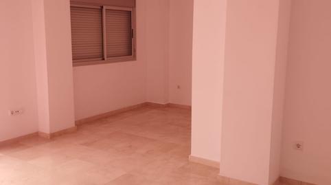 Foto 2 de Piso en venta en Avenida de Andalucia, Centro - Doña Mercedes, Dos Hermanas