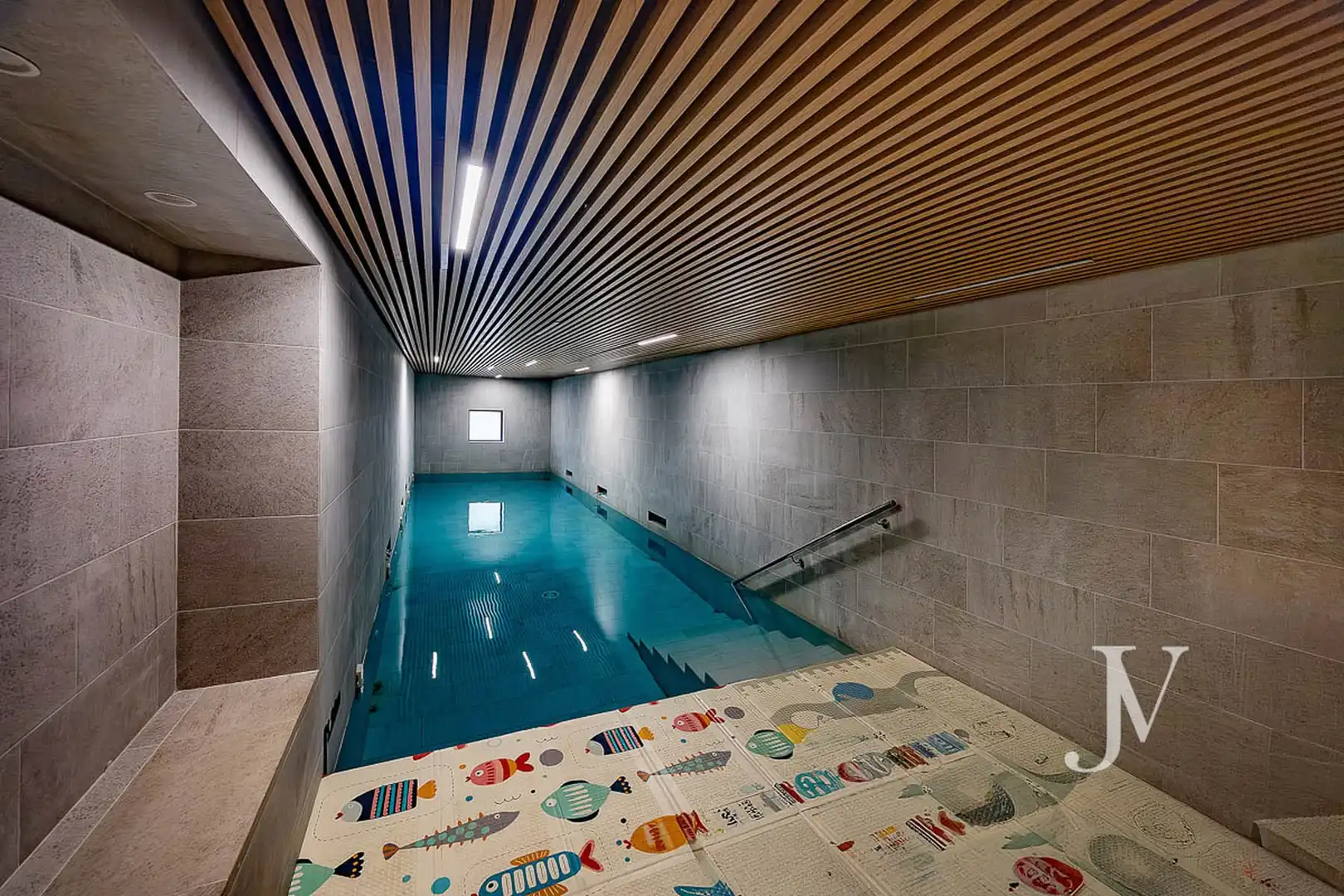 Piscina de Ático en venta en Madrid con Aire acondicionado, Calefacción y Jardín privado