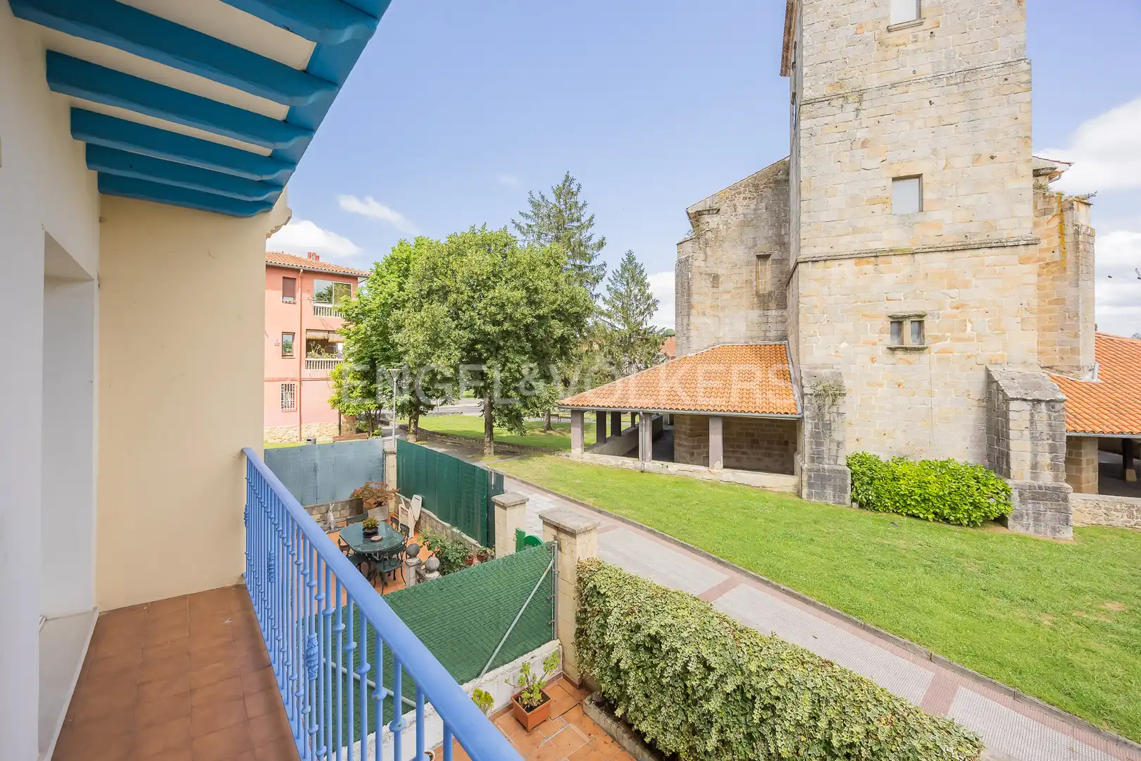 Vista exterior de Casa o chalet en venta en Loiu con Calefacción, Jardín privado y Piscina