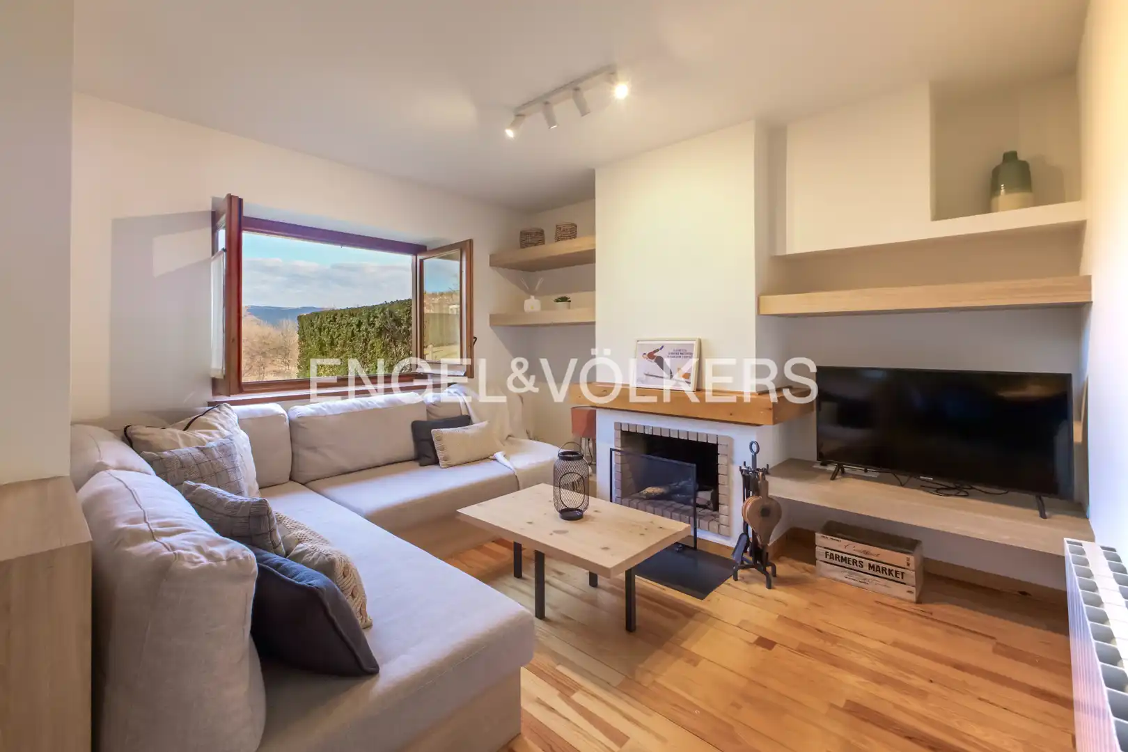 Sala de estar de Casa adosada en venta en Ger con Calefacción, Jardín privado y Parquet