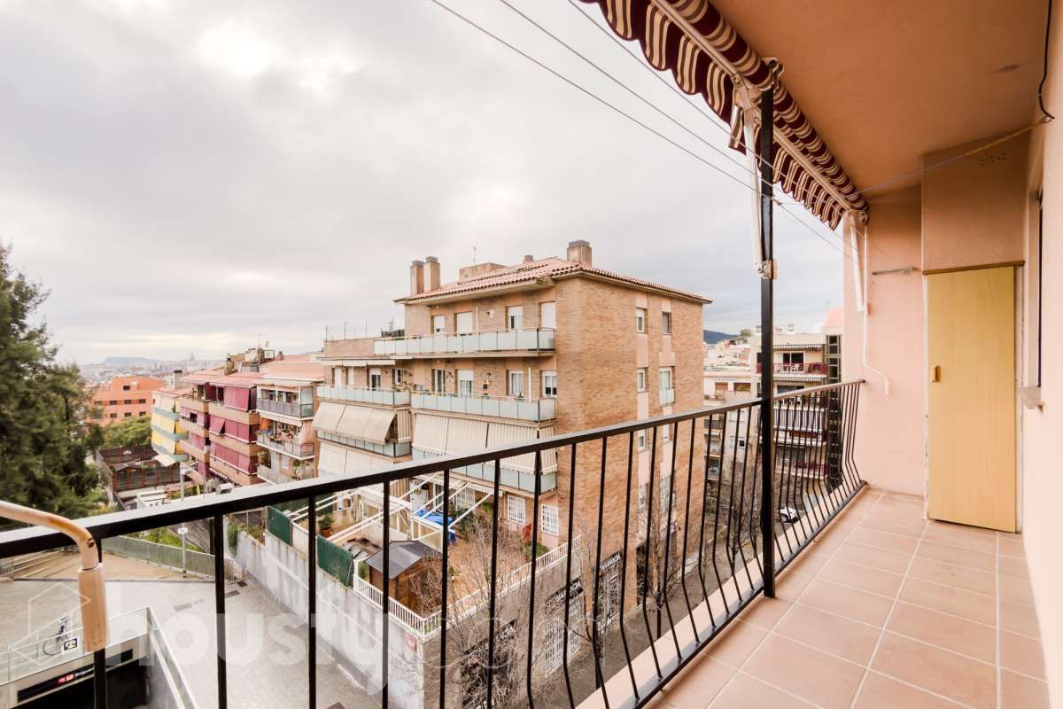 Terrassa de Pis en venda en Santa Coloma de Gramenet amb Terrassa