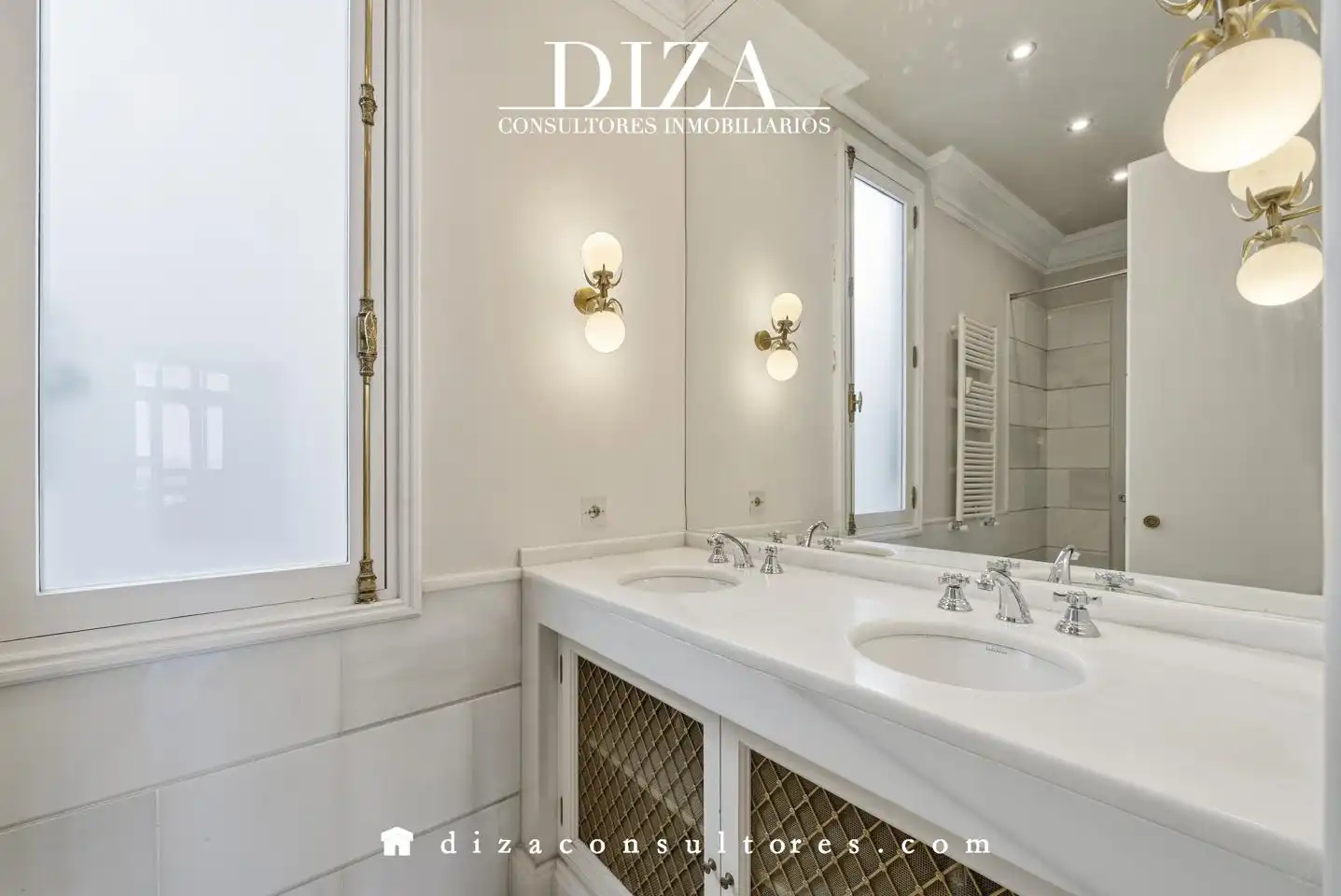 Bathroom of Flat for rent in Madrid  with Air Conditioner and Heating