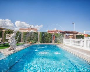 Piscina de Casa o xalet en venda en Torremolinos amb Aire condicionat, Calefacció i Terrassa