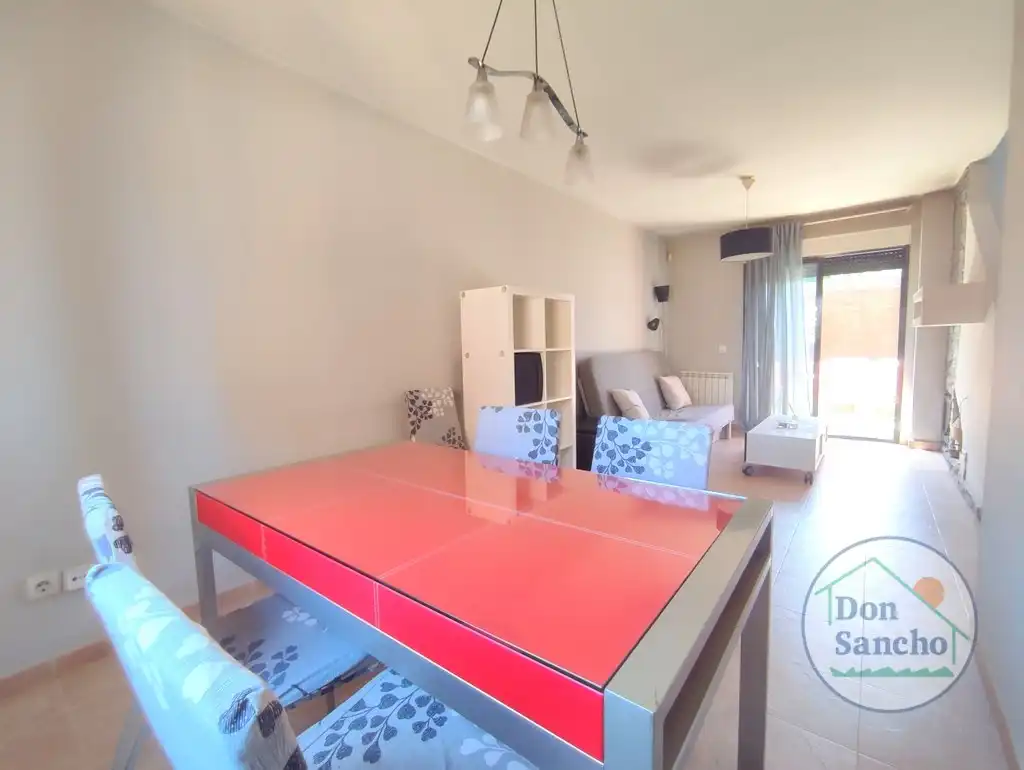 Comedor de Casa adosada en venta en Viana de Cega con Calefacción, Jardín privado y Terraza