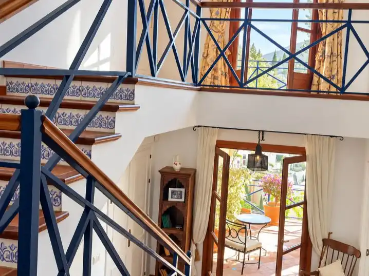 Houses for sale in Benahavís  with Air Conditioner, Swimming Pool and Balcony