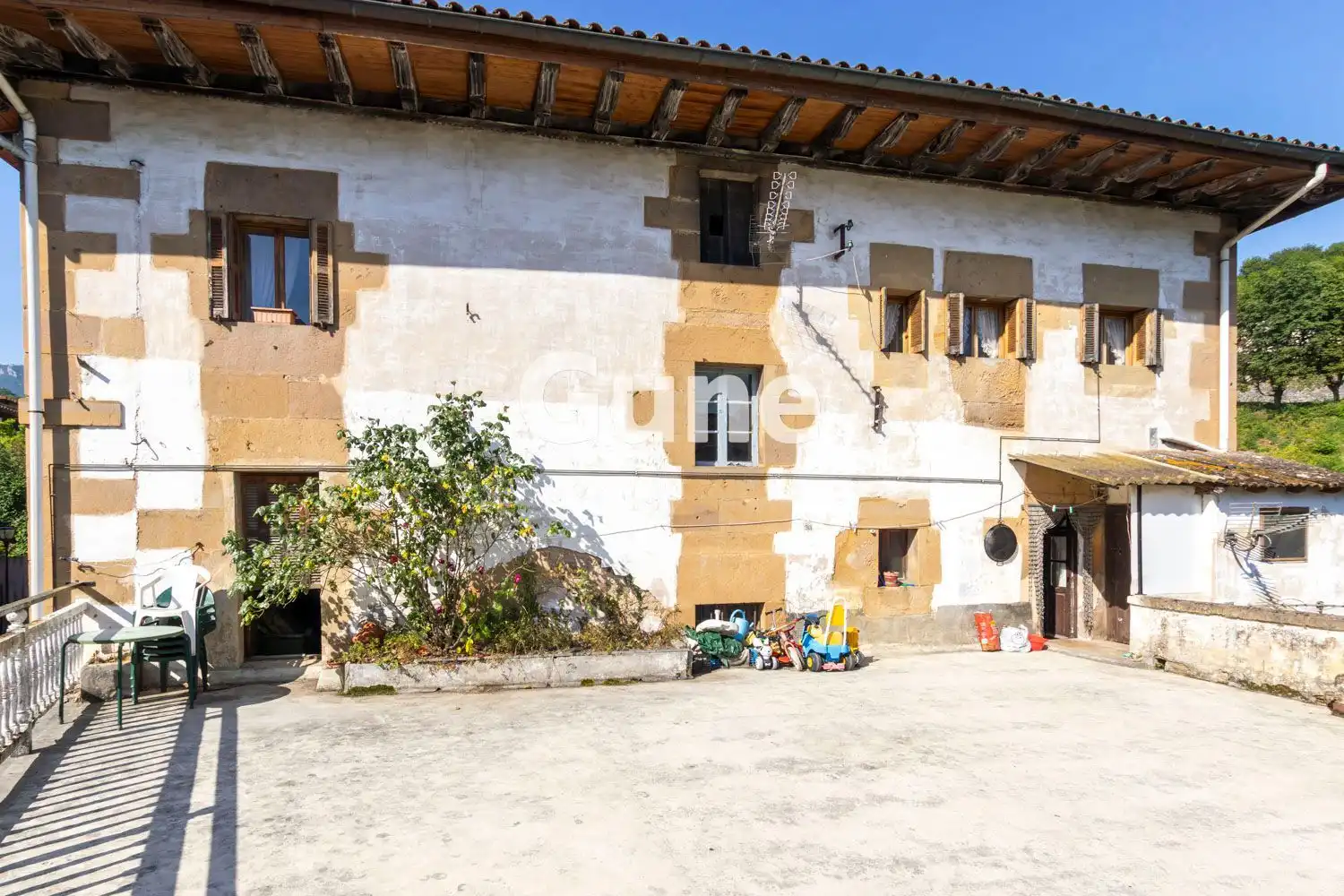 Exterior view of Flat for sale in Zegama  with Storage room