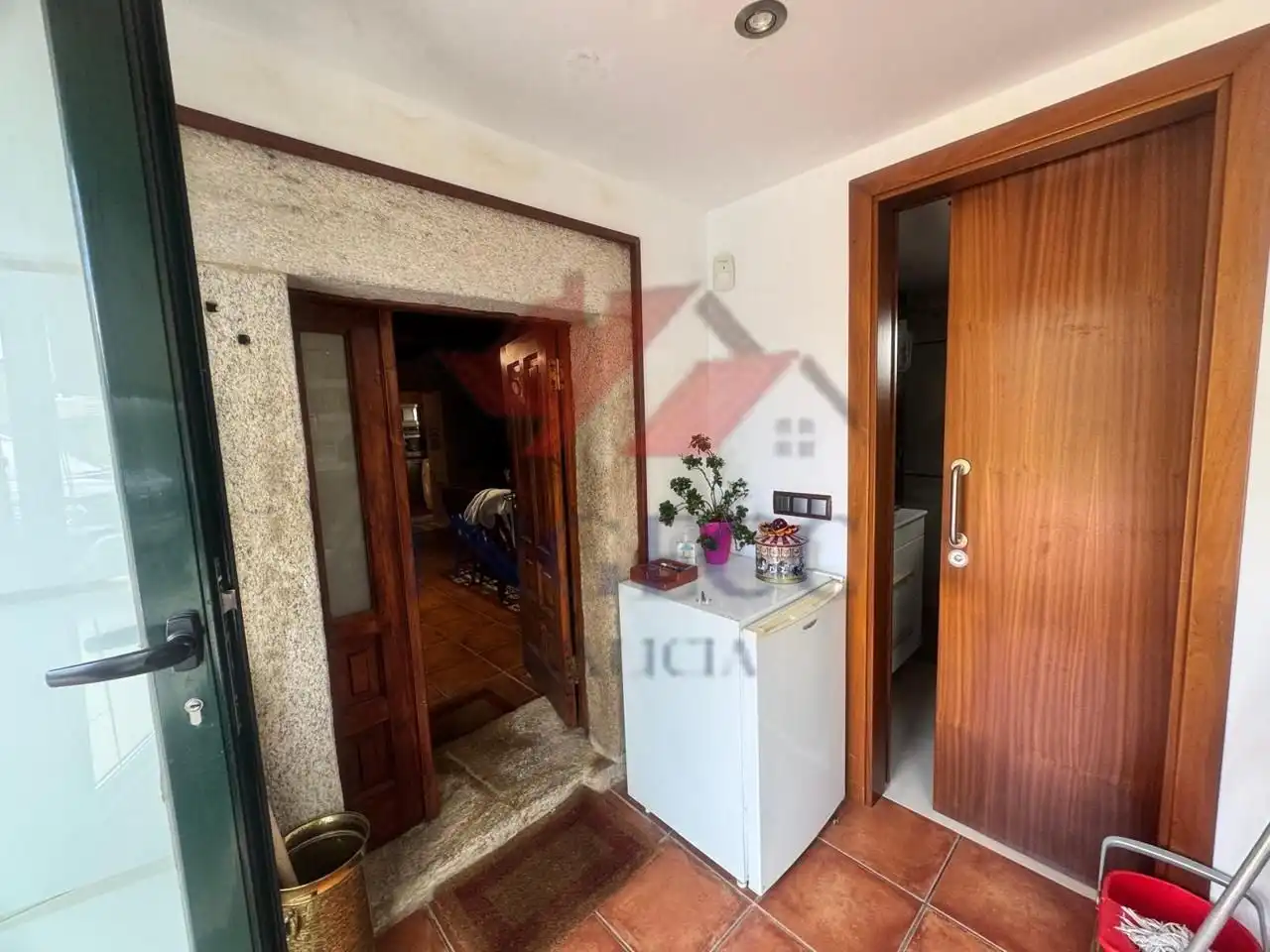 Casa rústica amb terrassa en venda a Leduzo, imagen 15